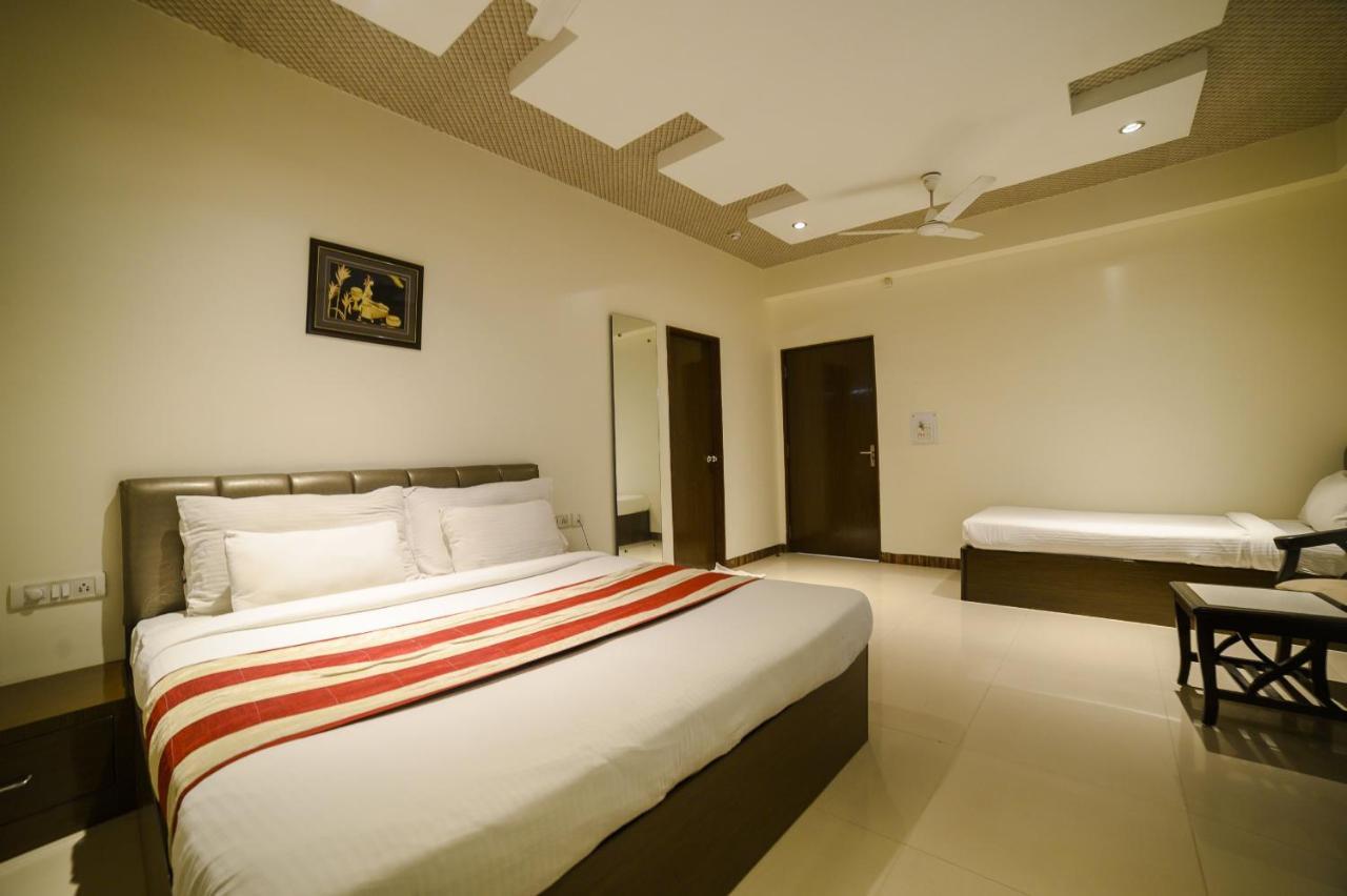 אגרה Hotel Karan Vilas מראה חיצוני תמונה