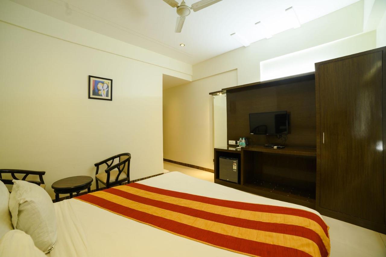אגרה Hotel Karan Vilas מראה חיצוני תמונה