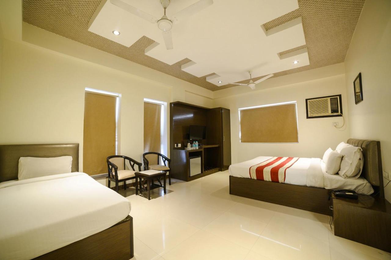 אגרה Hotel Karan Vilas מראה חיצוני תמונה