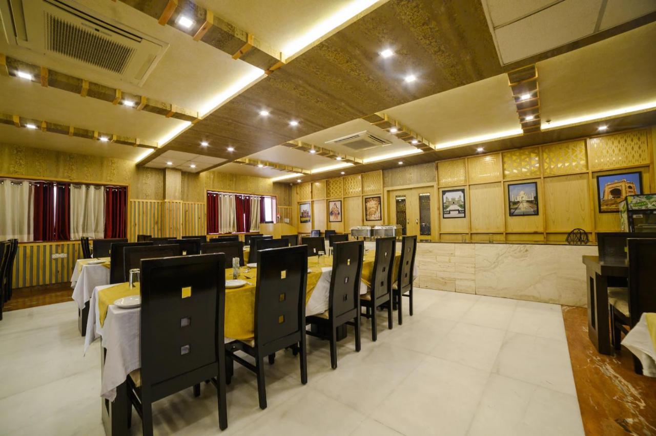 אגרה Hotel Karan Vilas מראה חיצוני תמונה