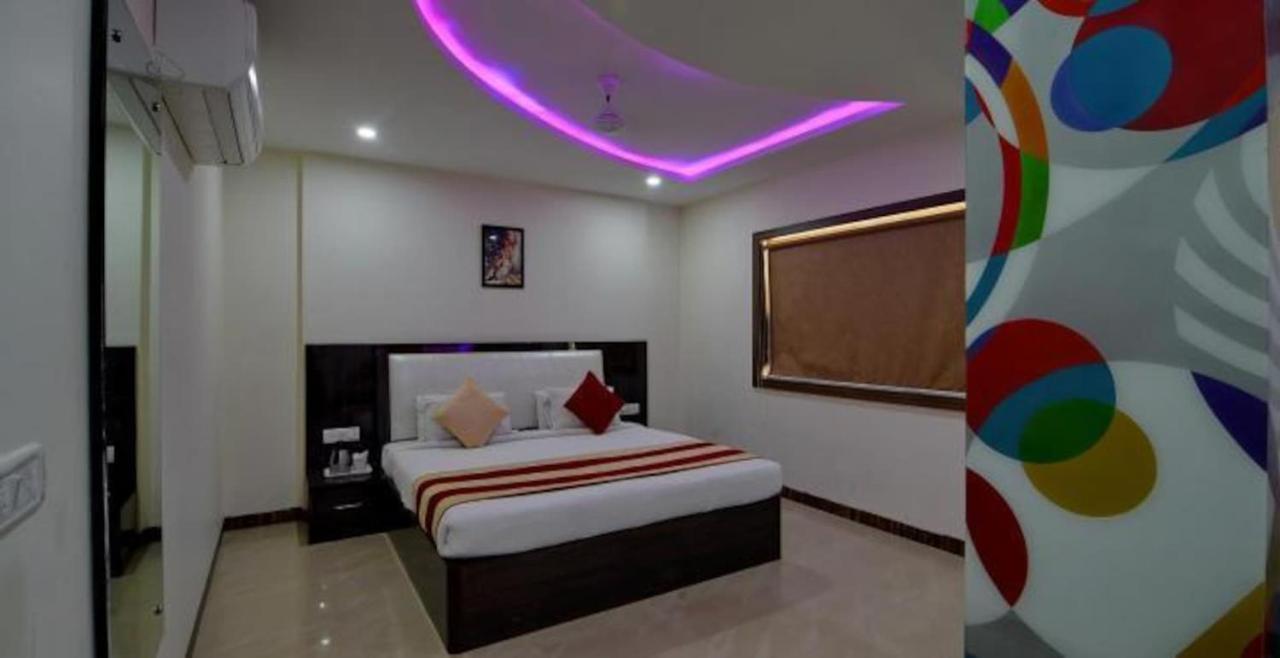 אגרה Hotel Karan Vilas מראה חיצוני תמונה