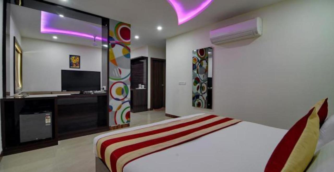 אגרה Hotel Karan Vilas מראה חיצוני תמונה