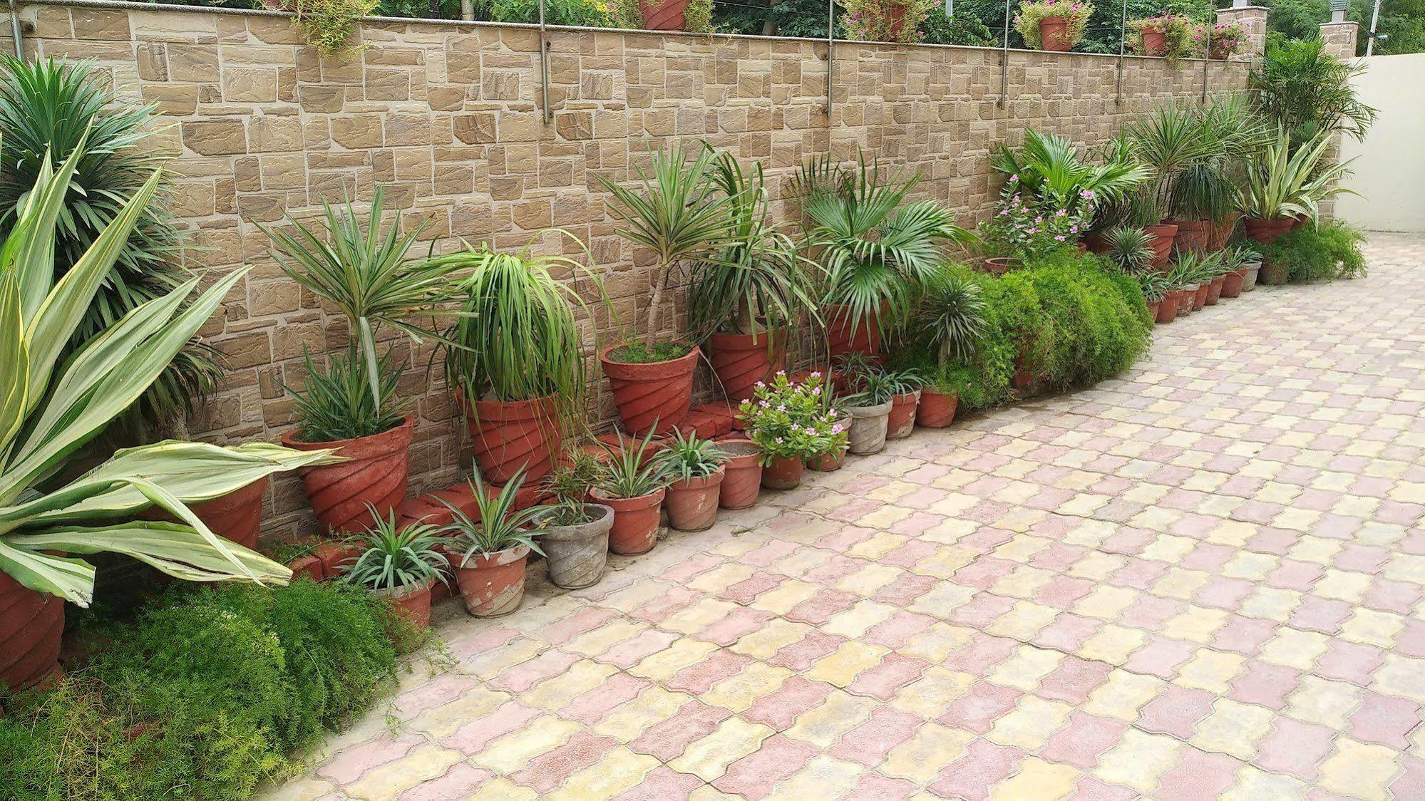 אגרה Hotel Karan Vilas מראה חיצוני תמונה